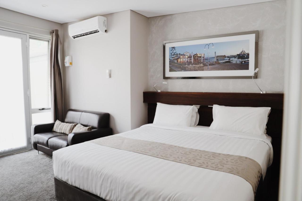 30 อรันเดล แอคคอมโมเดชัน Hotel ฟรีแมนเทิล ภายนอก รูปภาพ